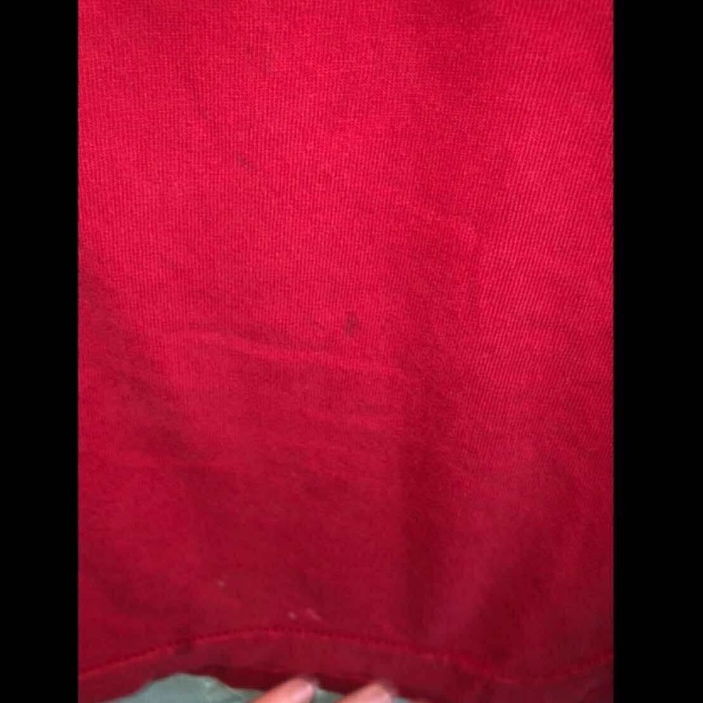 Red Short Sleeve Tee with Graphic Design - Picture 7 of 9